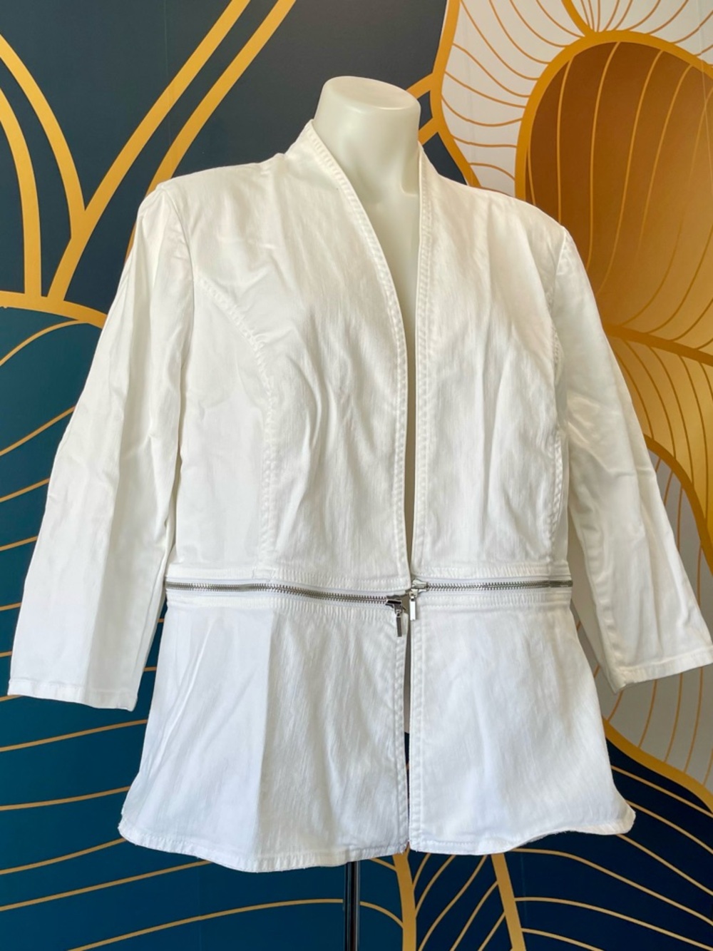 Chico's Women 3/4 Sleeve
Denim Peplum Jacket Size 3 or Large